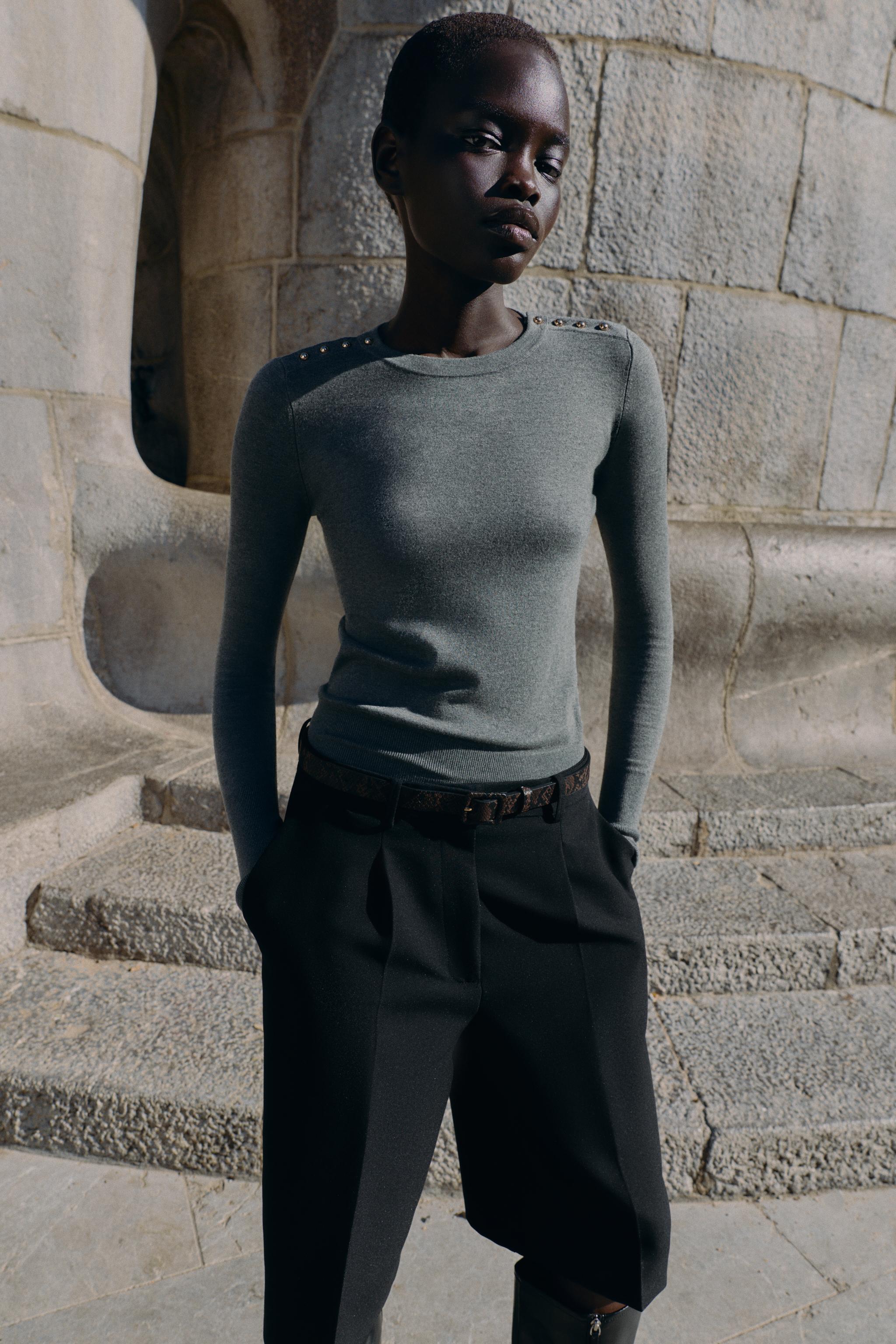 PULL EN MAILLE À BOUTONS